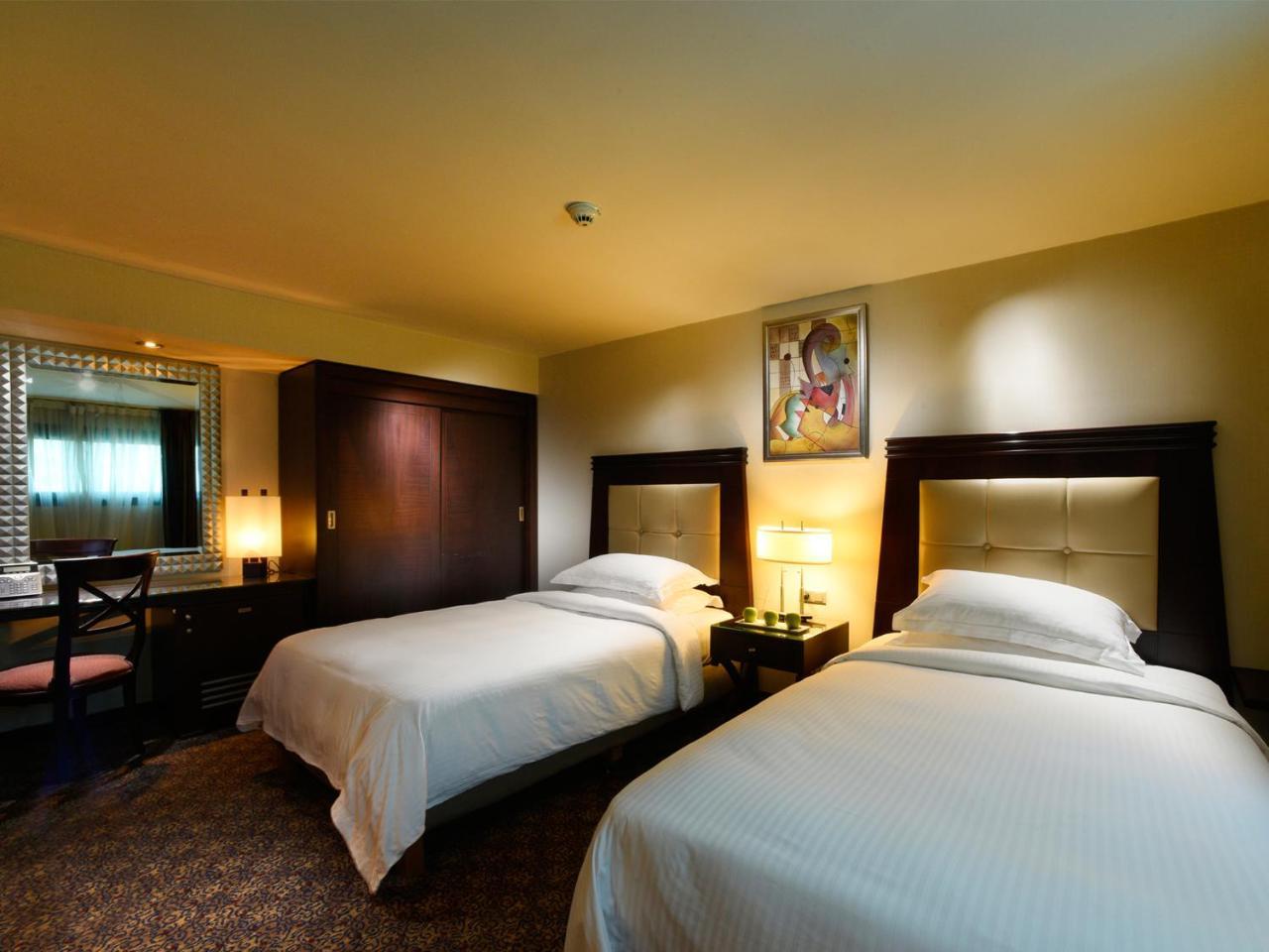 Aparthotel Raouche Arjaan By Rotana Beirut