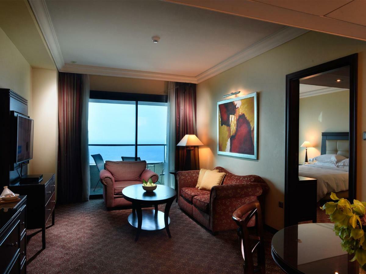 Raouche Arjaan By Rotana Aparthotel Beirut