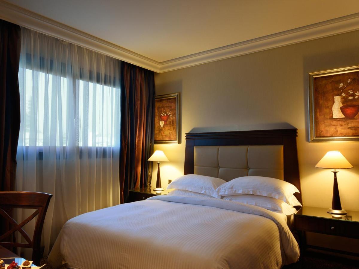Raouche Arjaan By Rotana Aparthotel Beirut